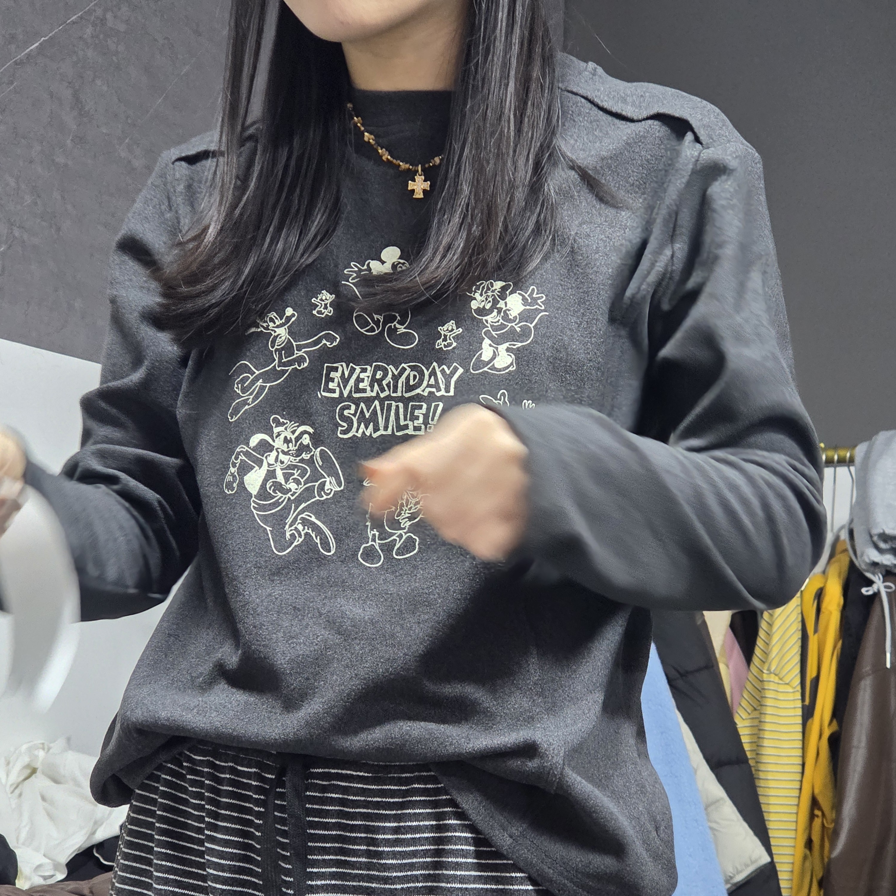 853长袖常规款女印花宽松型常规T恤