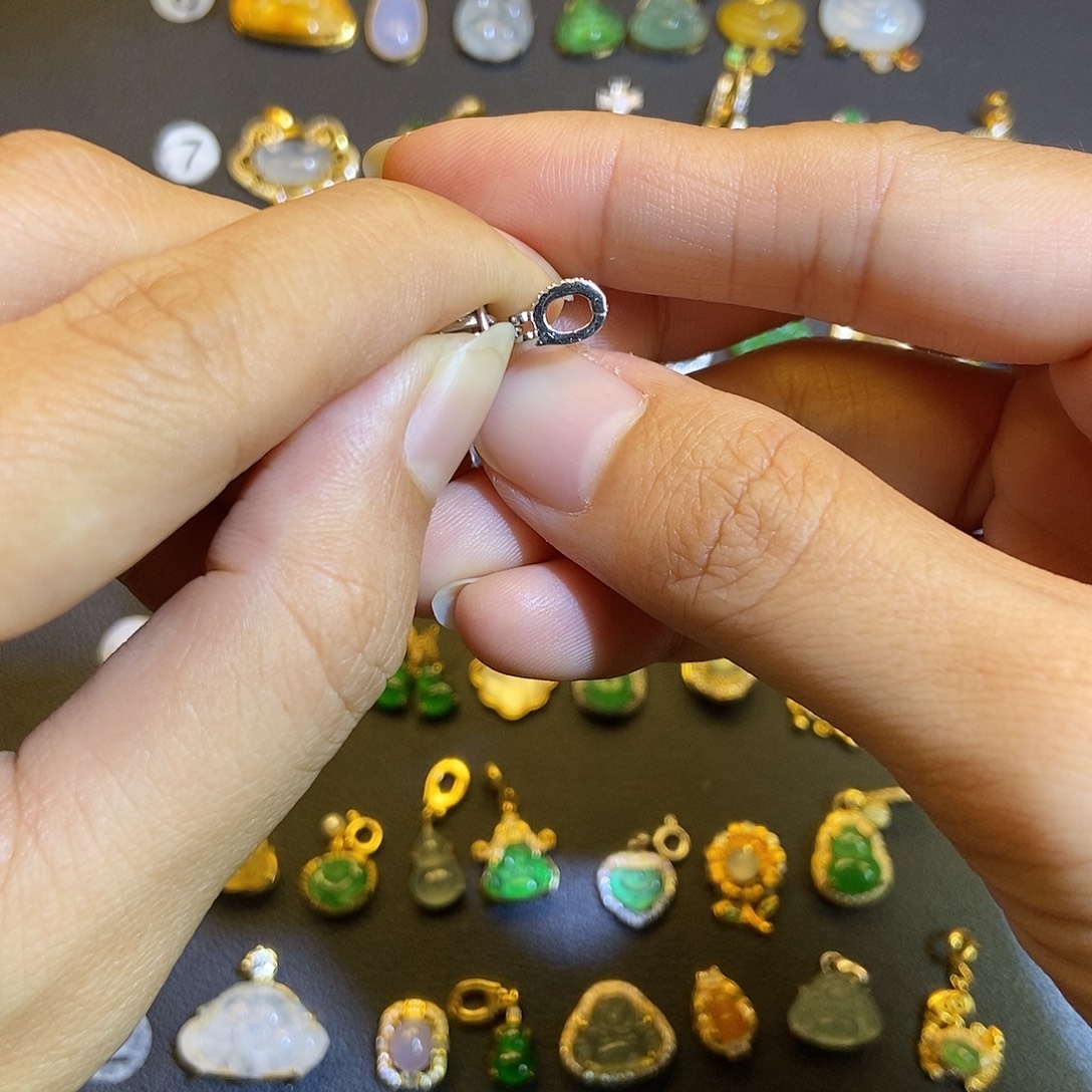 徐***丽翡翠银S925镶嵌吊坠(不含链)