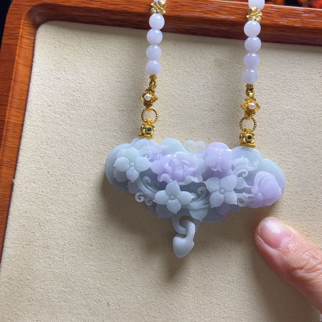 翡翠颈饰未镶嵌天然