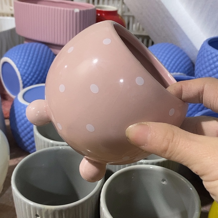 陶瓷花盆有孔 瑕疵介意勿拍 