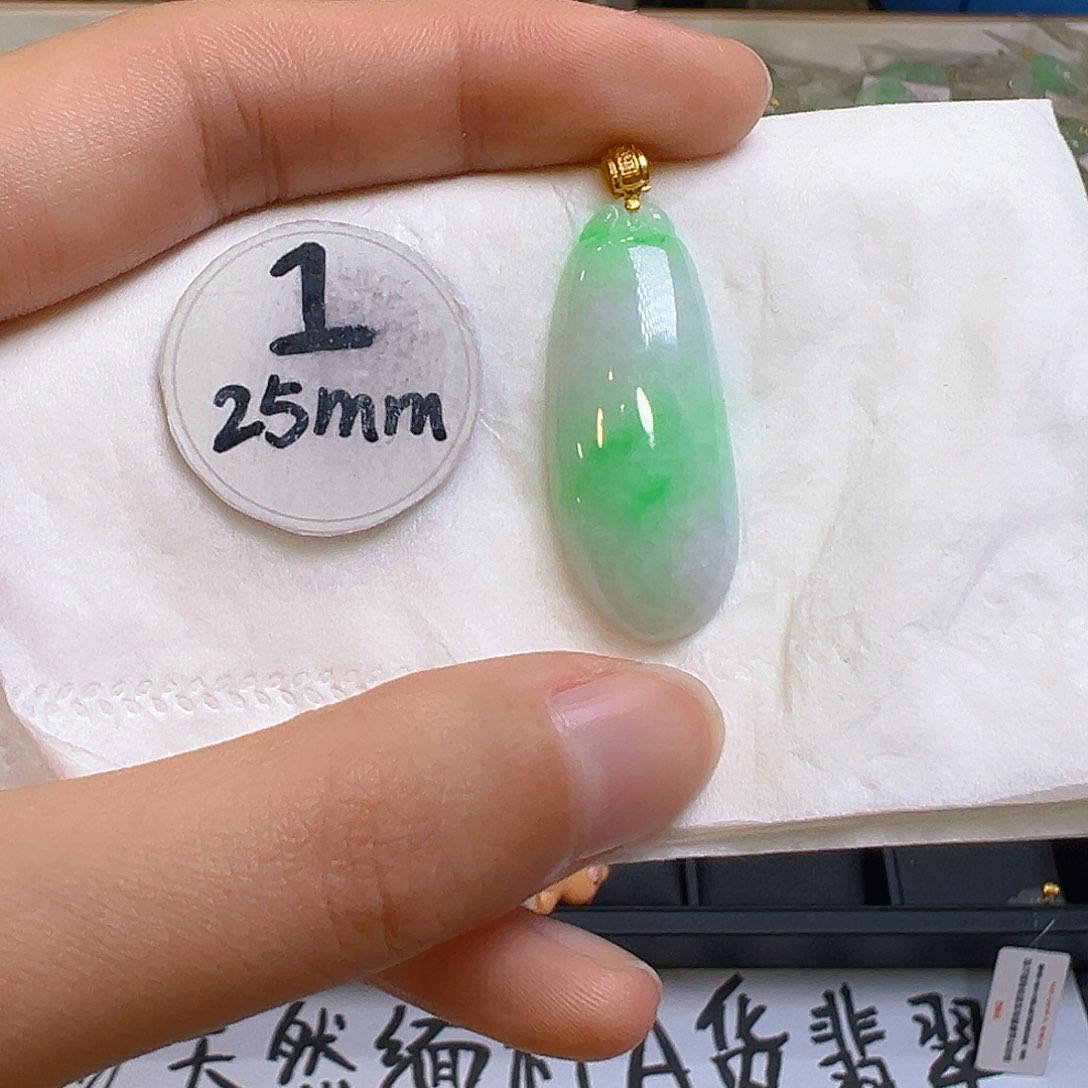 翡翠颈饰18K金镶嵌翡翠