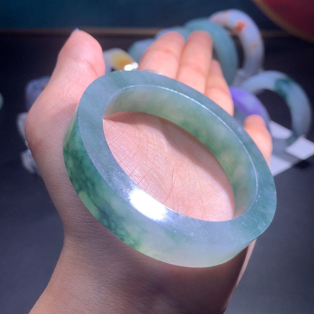 未镶嵌翡翠手镯定制翡翠