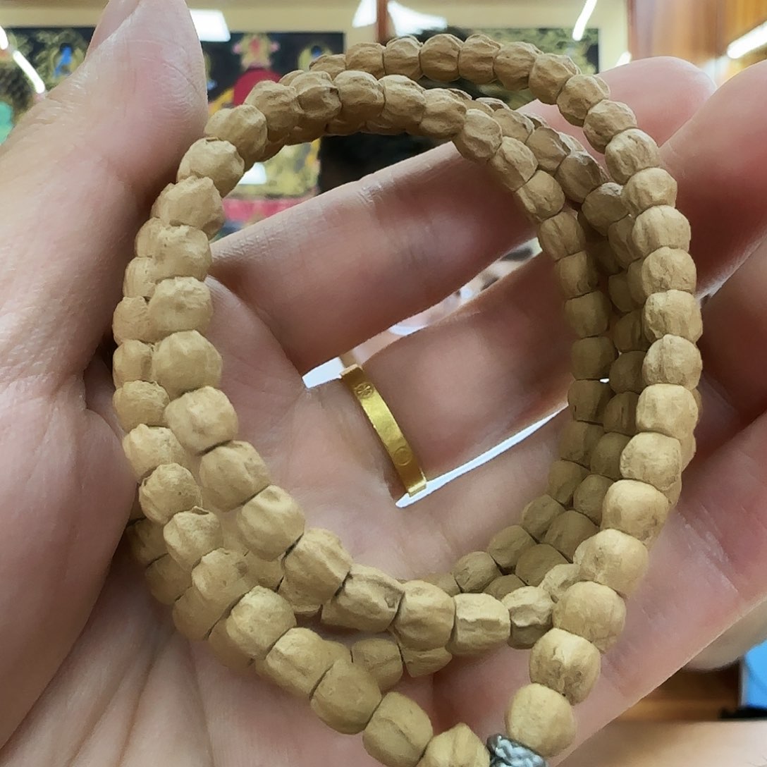 柏香籽/百香籽吊坠D4045脖挂5.5mm左右