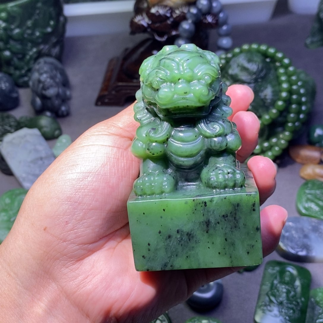 和田玉颈饰未镶嵌爱****师