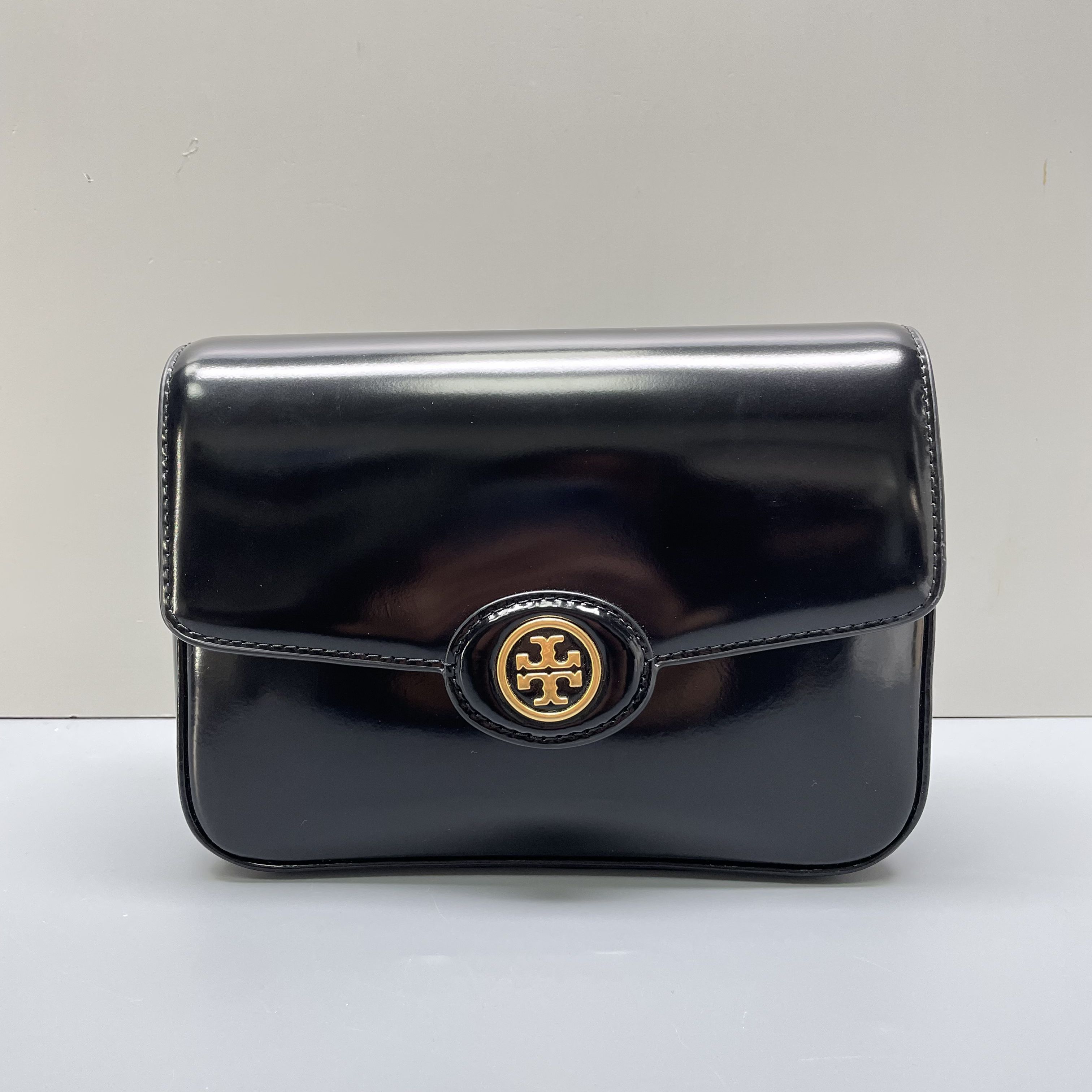 95新 TORY BURCH/汤丽柏琦 Robinson黑色豆腐包21*16*6cmE112414