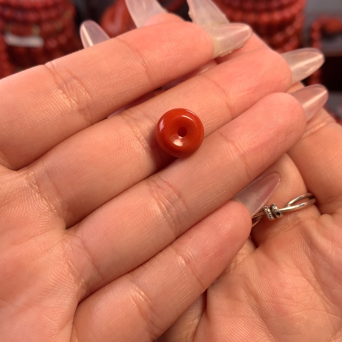 南红玛瑙配饰未镶嵌