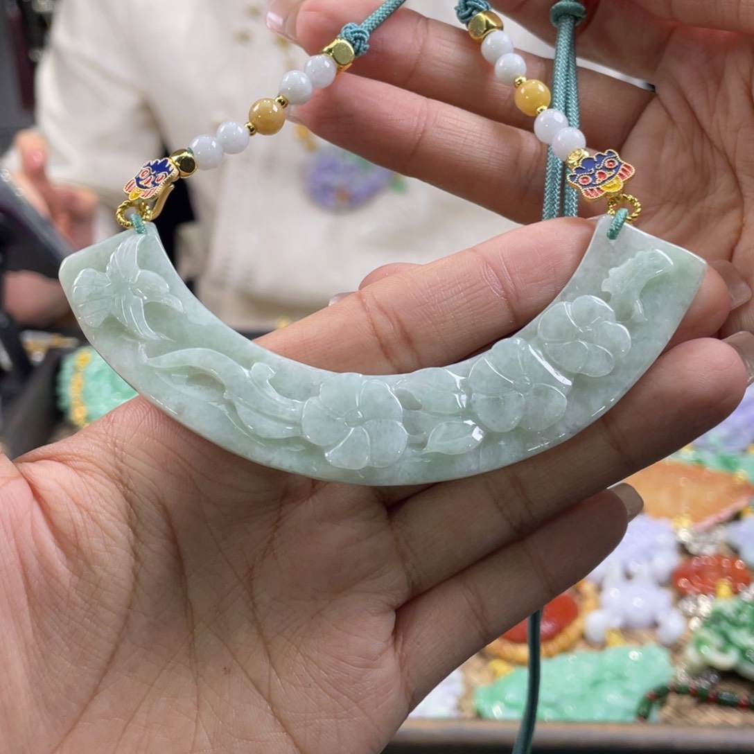 翡翠颈饰未镶嵌代编织