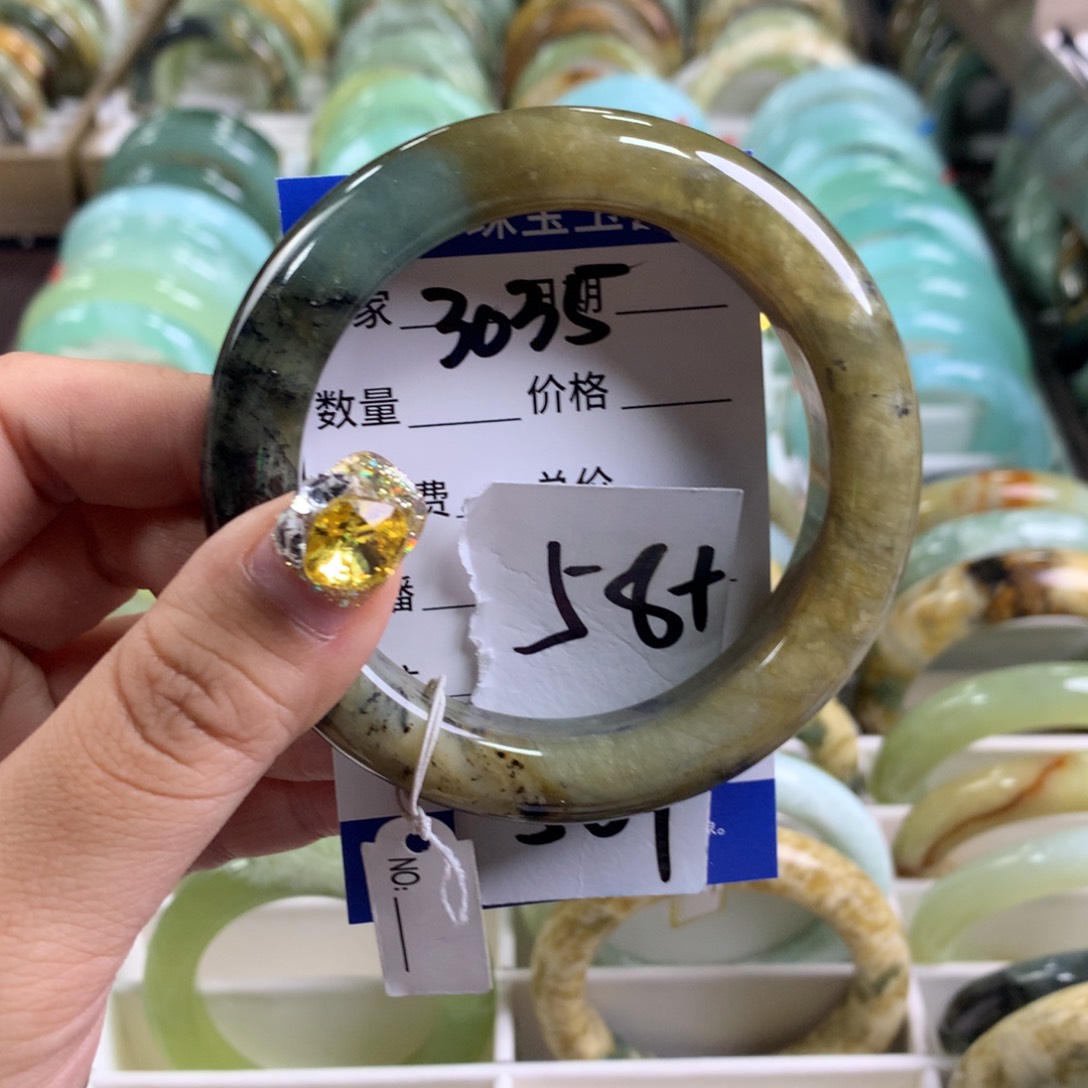 蛇纹石玉手镯未镶嵌3035