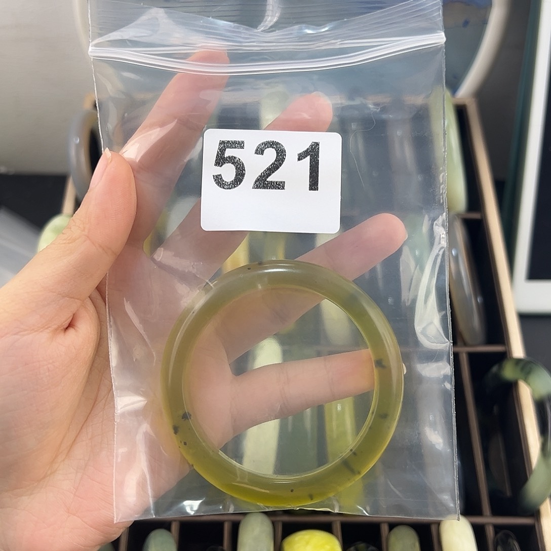 宁***阿蛇纹石玉未镶嵌手镯