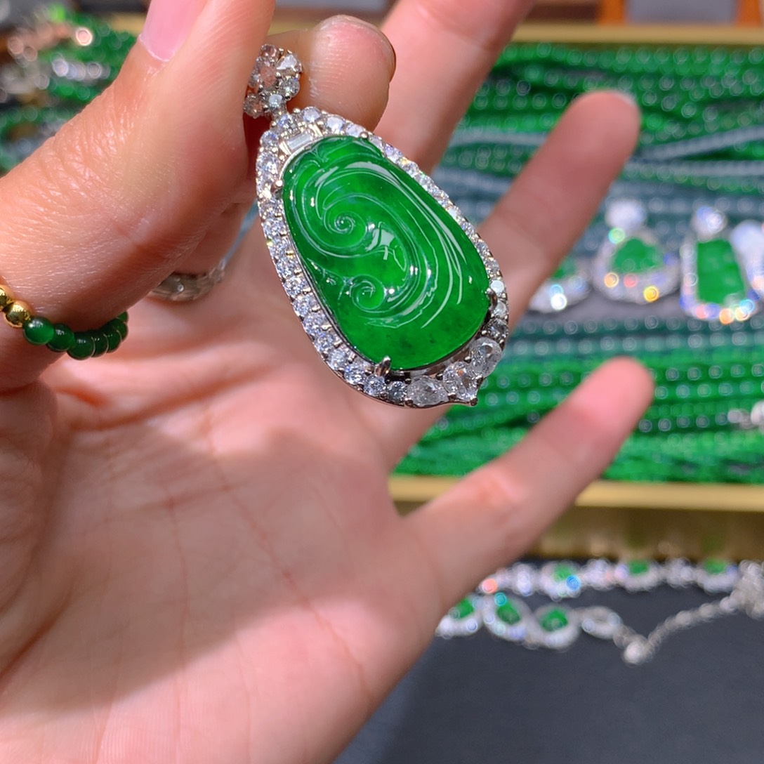 翡翠手链未镶嵌天然翡翠