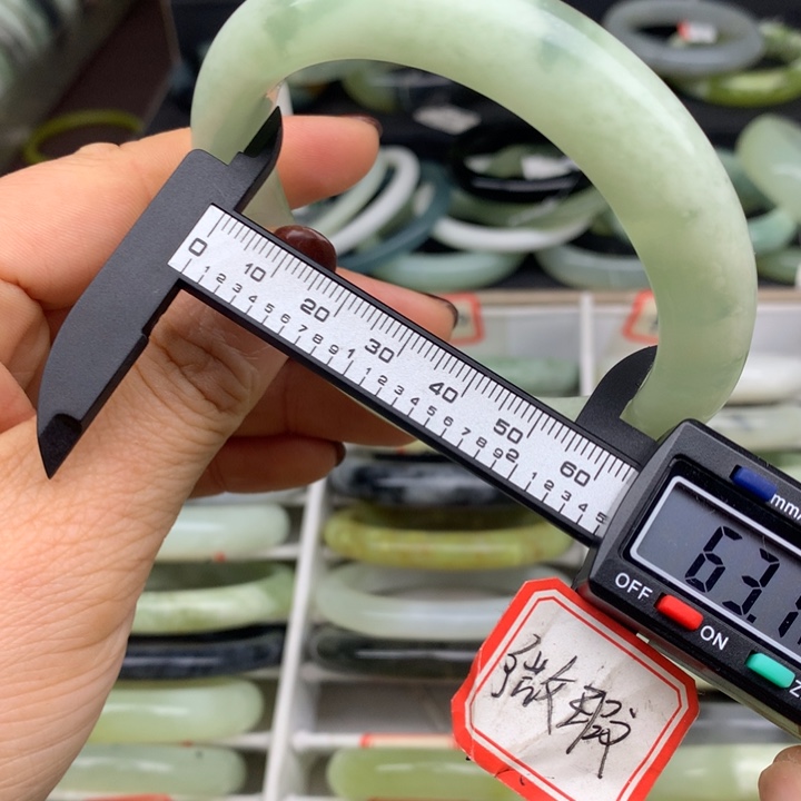 蛇纹石玉未镶嵌手镯894