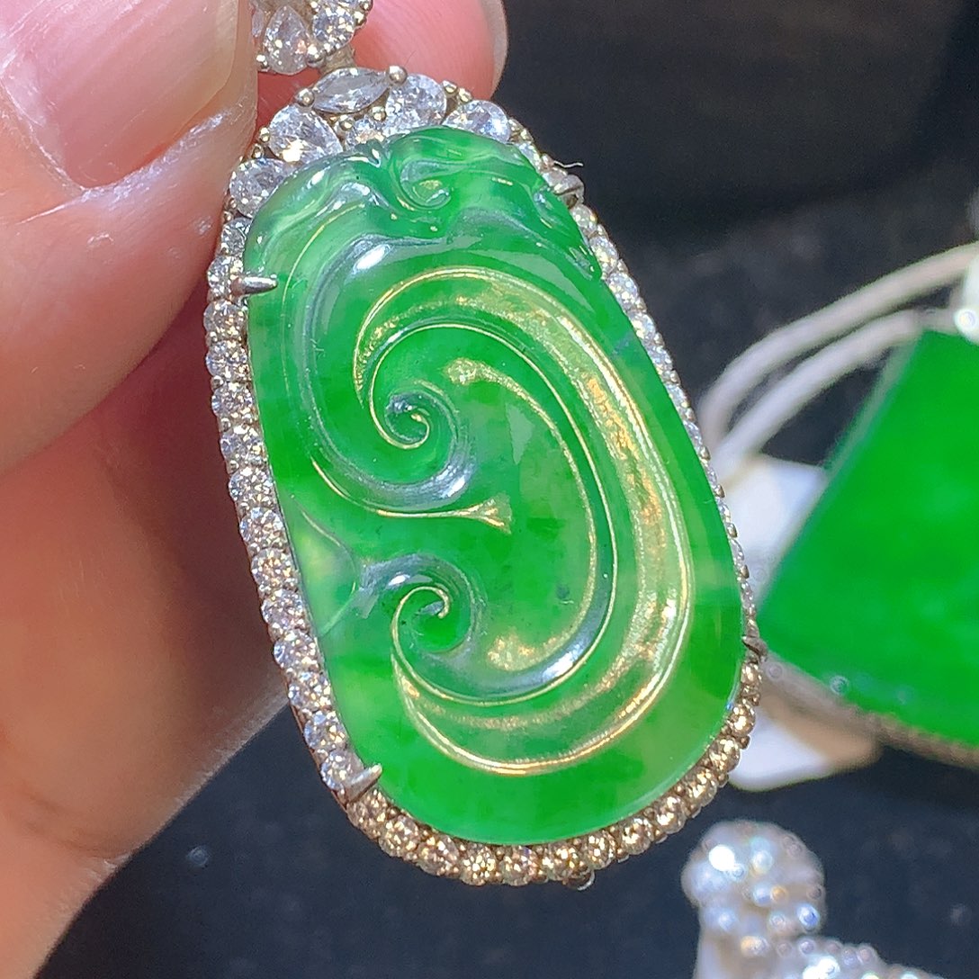 翡翠颈饰银S925镶嵌翡翠