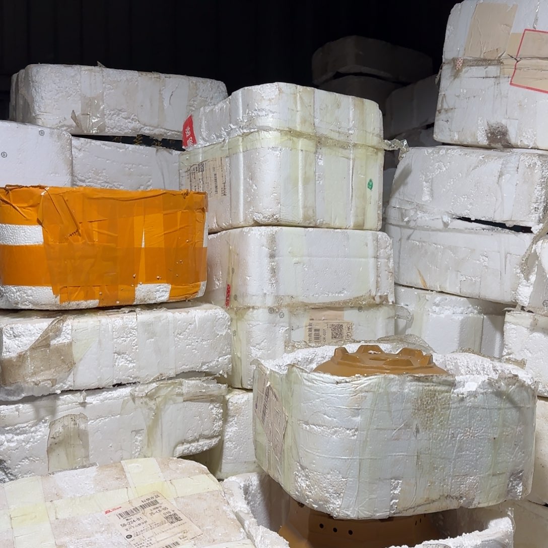 紫砂花盆瑕疵都有，