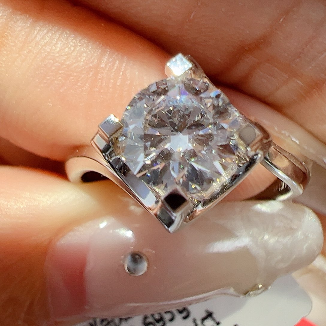 实验室培育钻石18K金镶嵌1.01