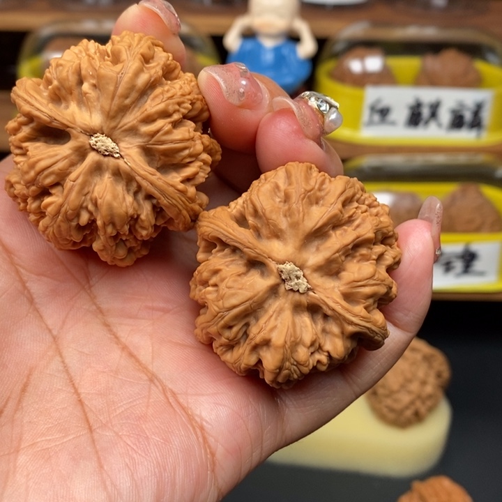 文玩核桃吊坠依**你43粗筋