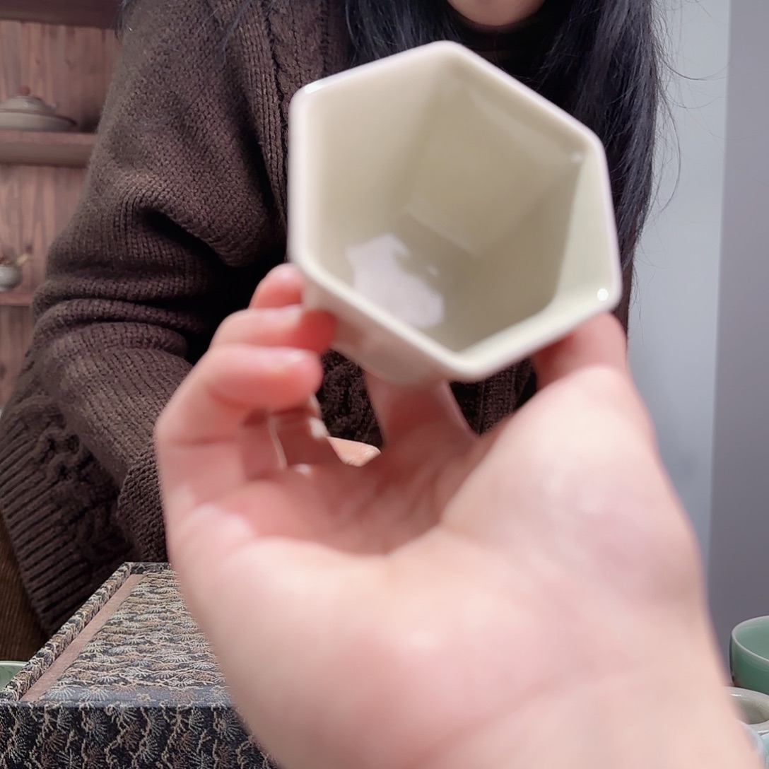 瓷摆件老哥窑六方杯