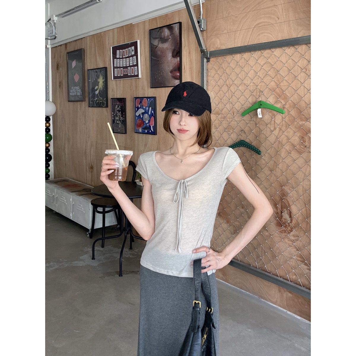 2025夏季新款法式蝴蝶结系带轻薄正肩短袖时尚修身显瘦U领上衣