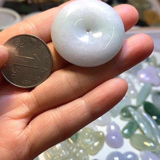 翡翠未镶嵌颈饰吊坠