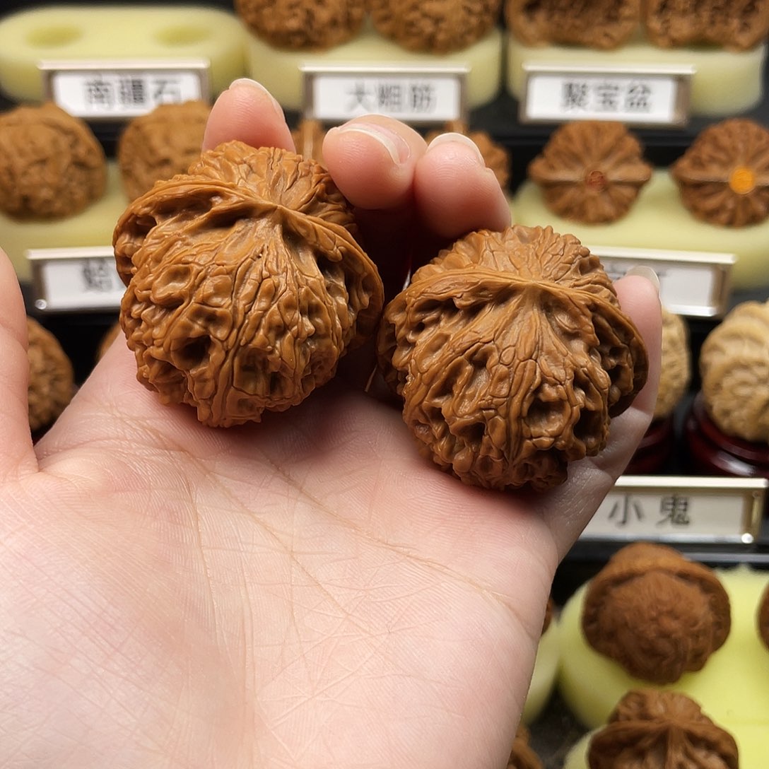 文玩核桃把件苹果园42尺836