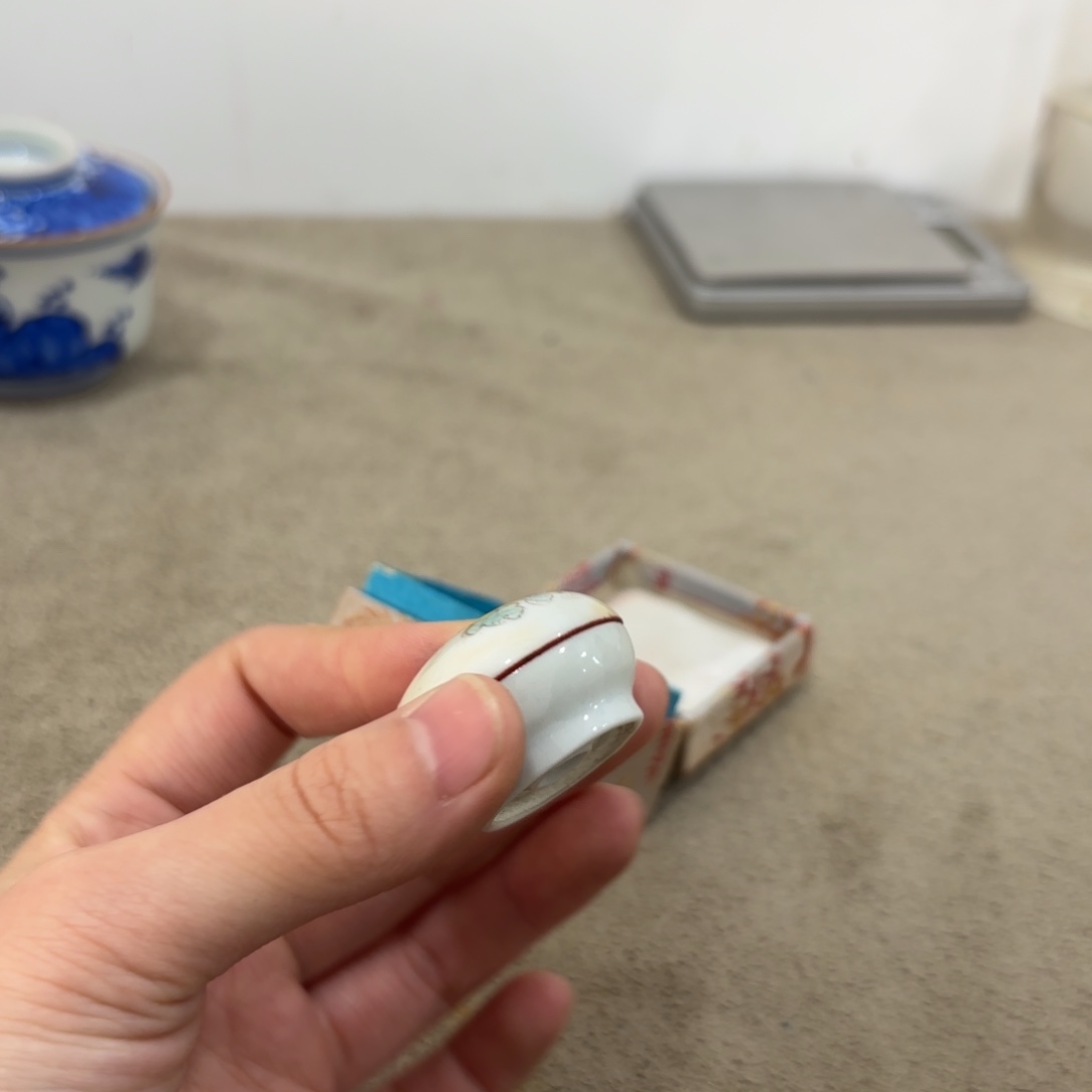 瓷片非常好看漂亮的物品 