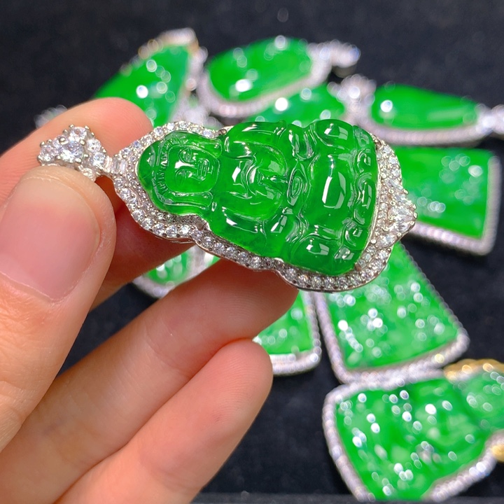 翡翠颈饰银S925镶嵌一个