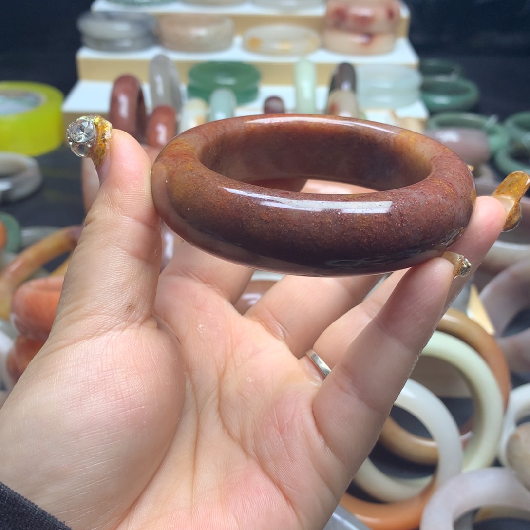 石英质玉手镯未镶嵌