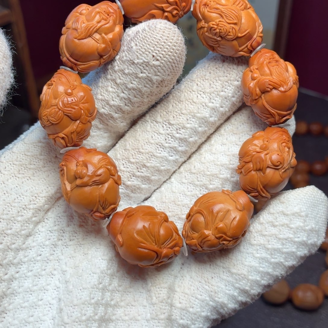 手串橄榄核留刀痕八宝财神