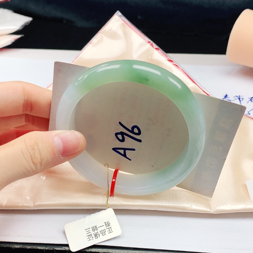 【闪购商品】翡翠手镯未镶嵌天然缅甸a货手镯56+
