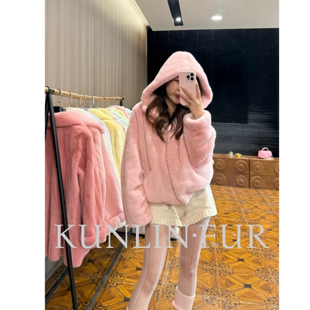 【V.V】‘’暖暖‘’风雪帽短款60cm女士休闲夹克水貂外套（K.L2410）