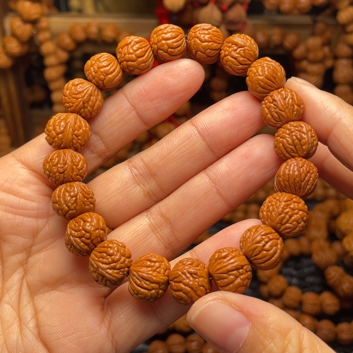 木质类龙纹桃枭挂件