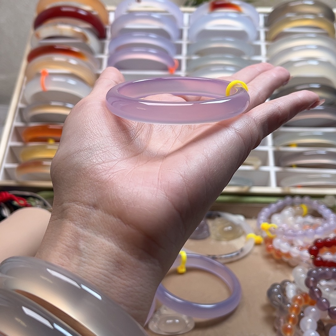 悸***.玛瑙/玉髓未镶嵌手镯