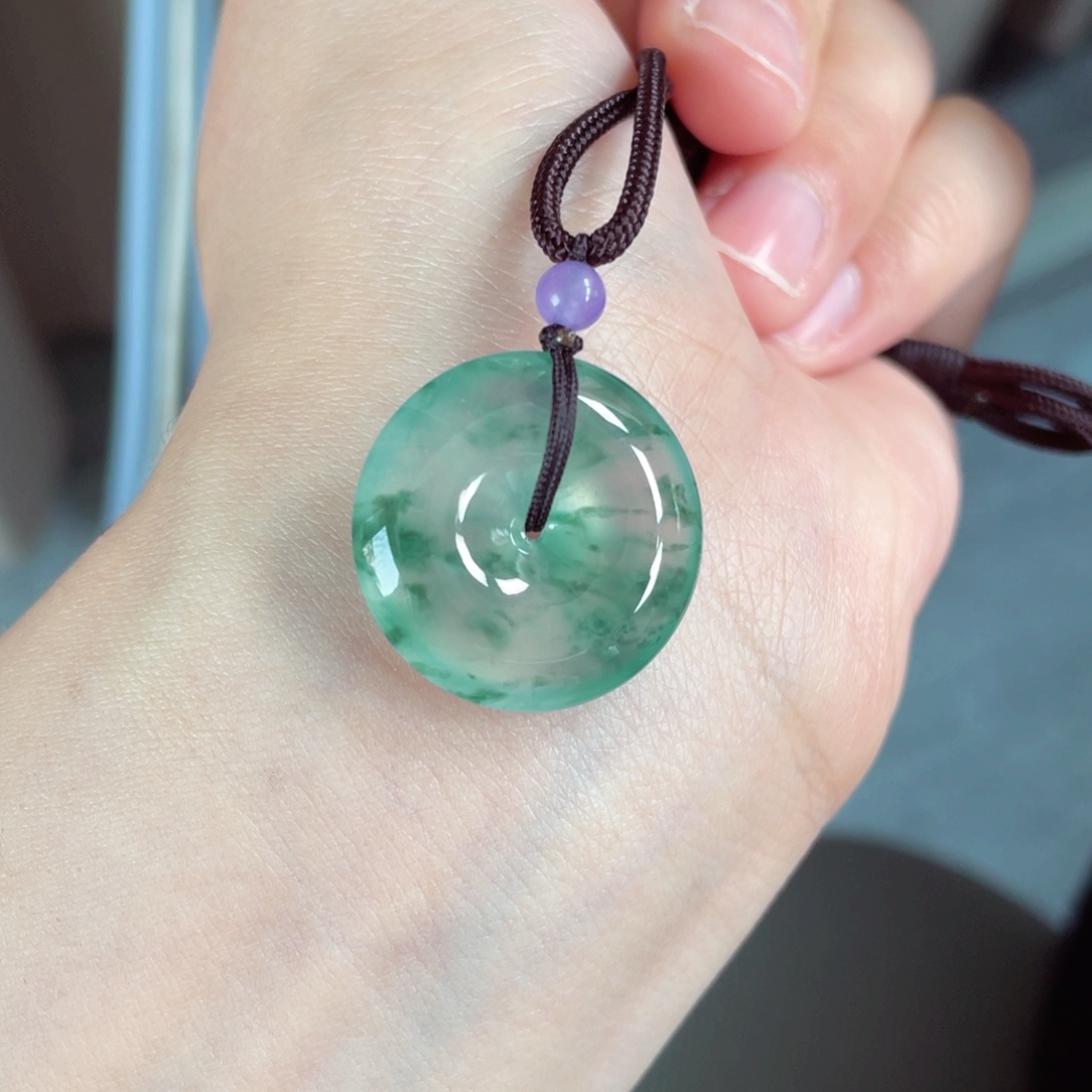 翡翠颈饰未镶嵌扣子