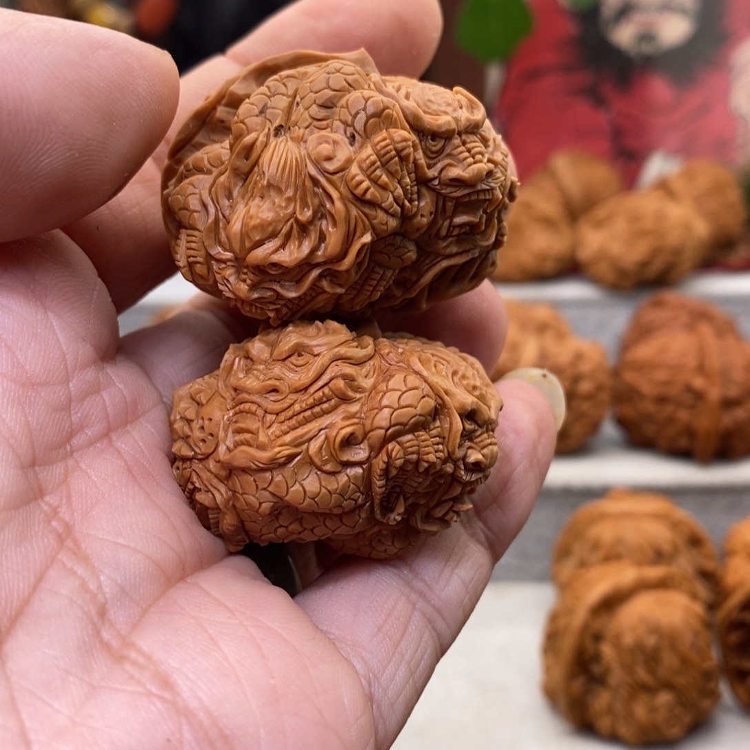 文玩核桃把件一根筋九龙