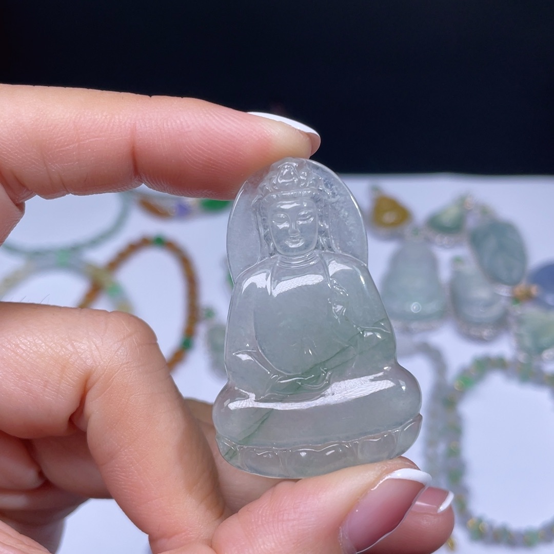 翡翠颈饰未镶嵌观音