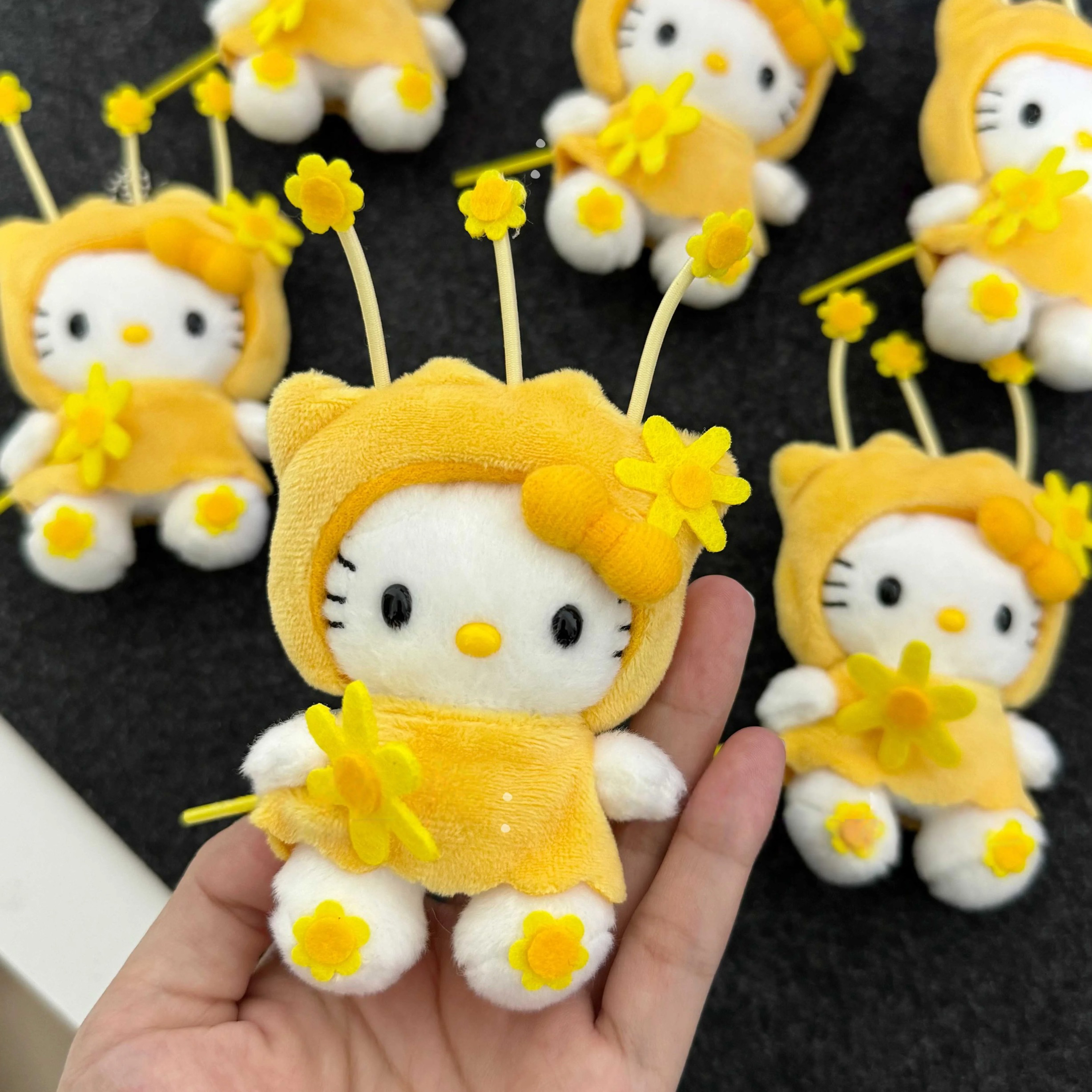 【宝藏库】中古黄色花妖kitty挂件