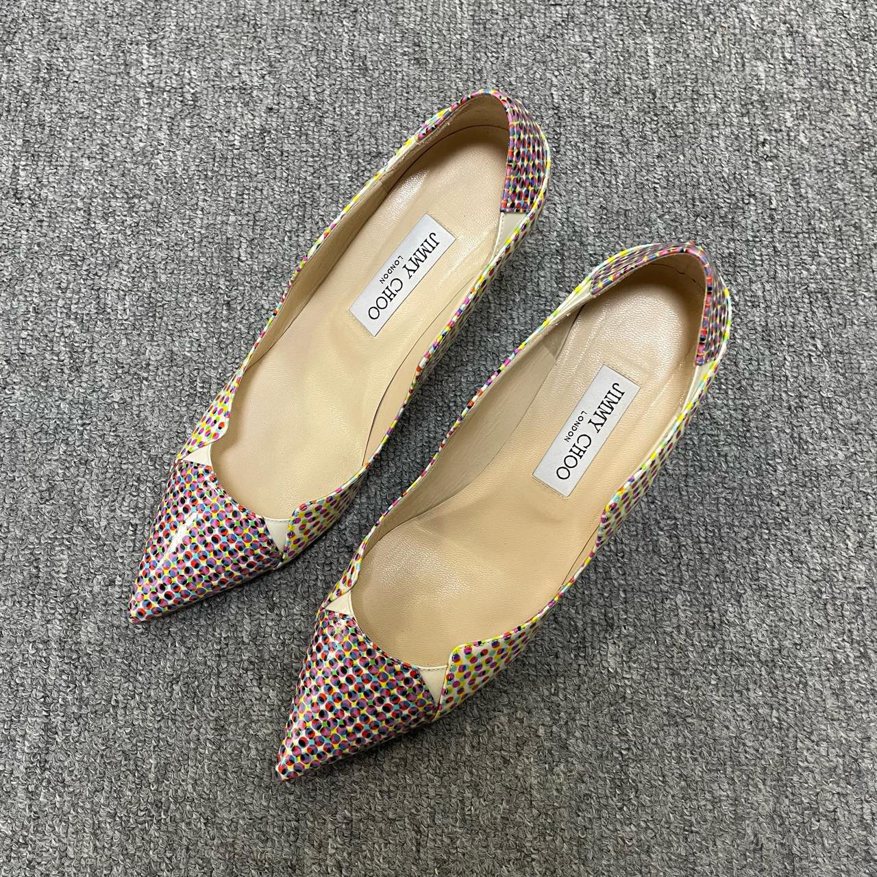 95新 JIMMY CHOO/吉米周 时尚优雅尖头高跟鞋  39码/7324