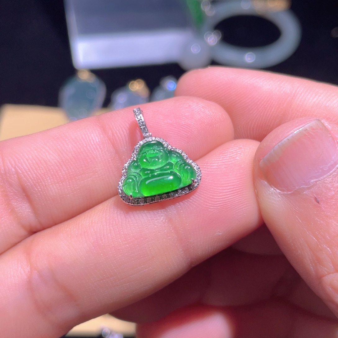 翡翠颈饰18K金镶嵌翡翠