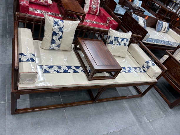 北方老榆木罗汉床榫卯结构新中式风格