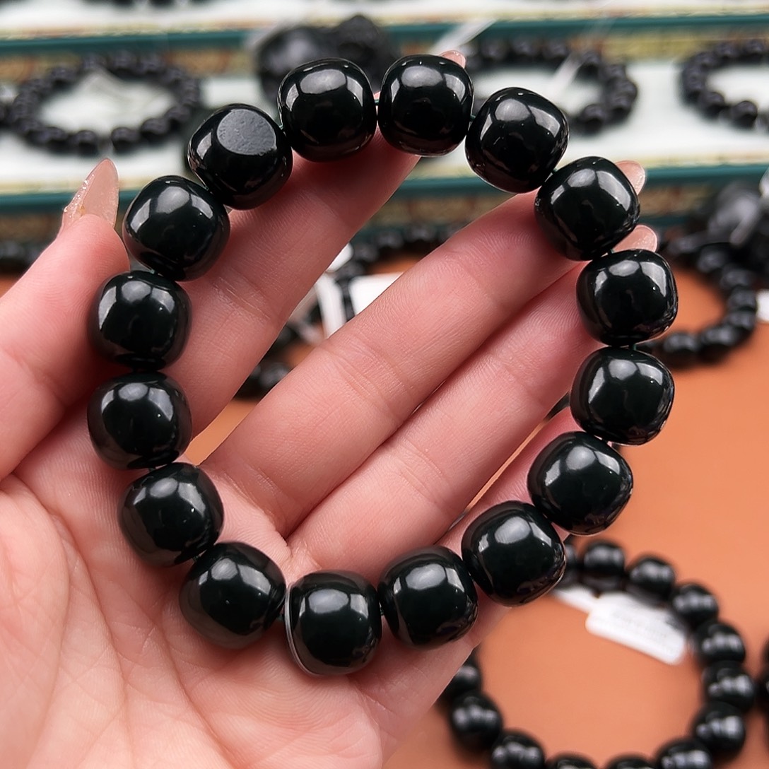 和田玉未镶嵌手串