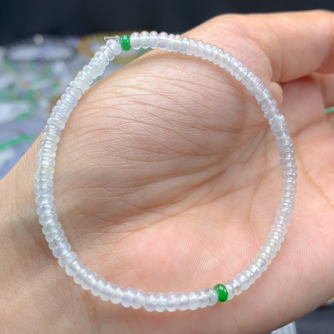 未镶嵌翡翠手链卡