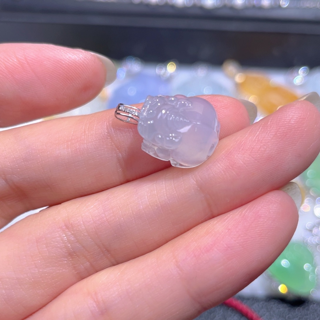 颈饰18K金镶嵌翡翠翡翠