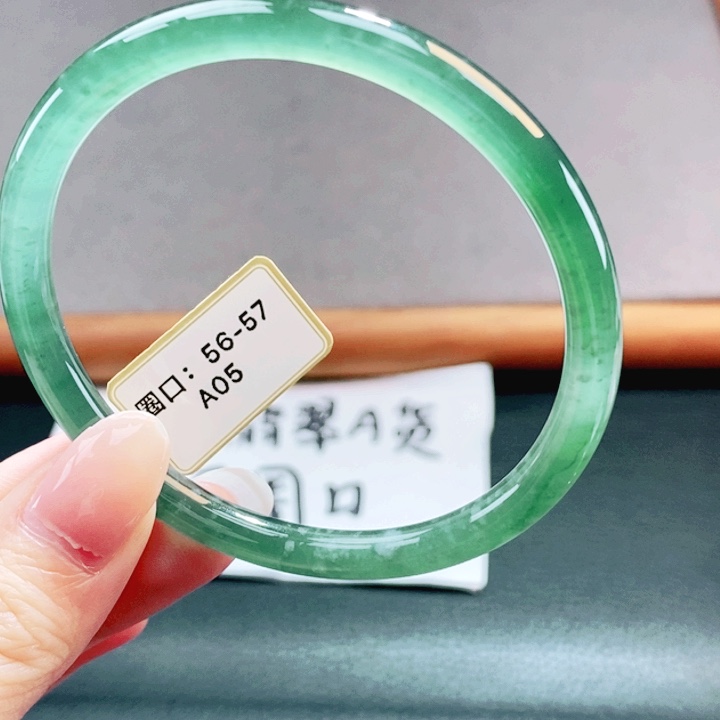 翡翠未镶嵌手镯翡翠手镯81