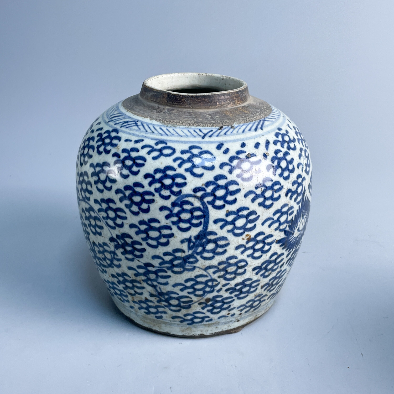 M25GV005D76 - 清中期  缠枝纹罐/古董瓷器/文物收藏/绣花张