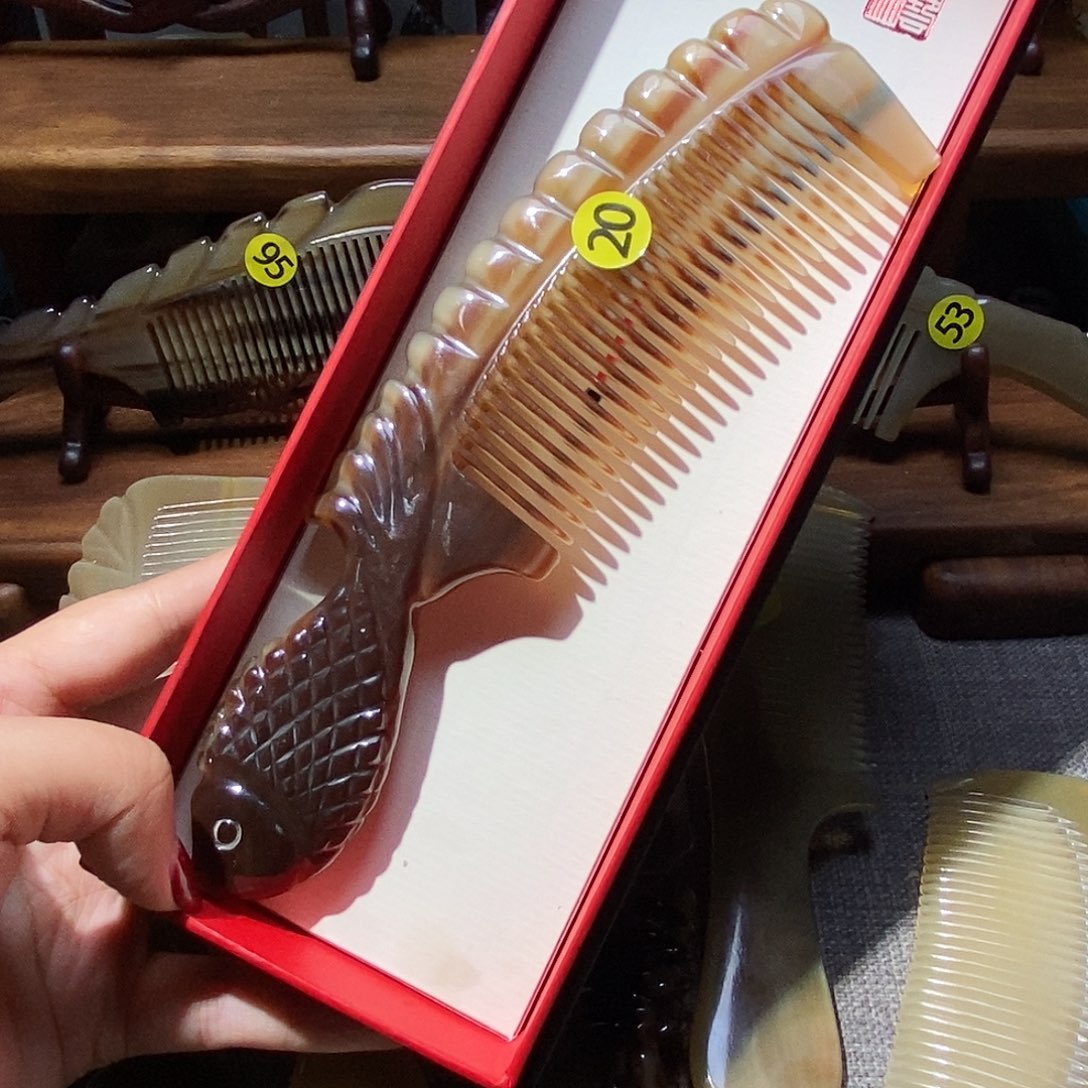 20枫叶牛角梳牛角梳