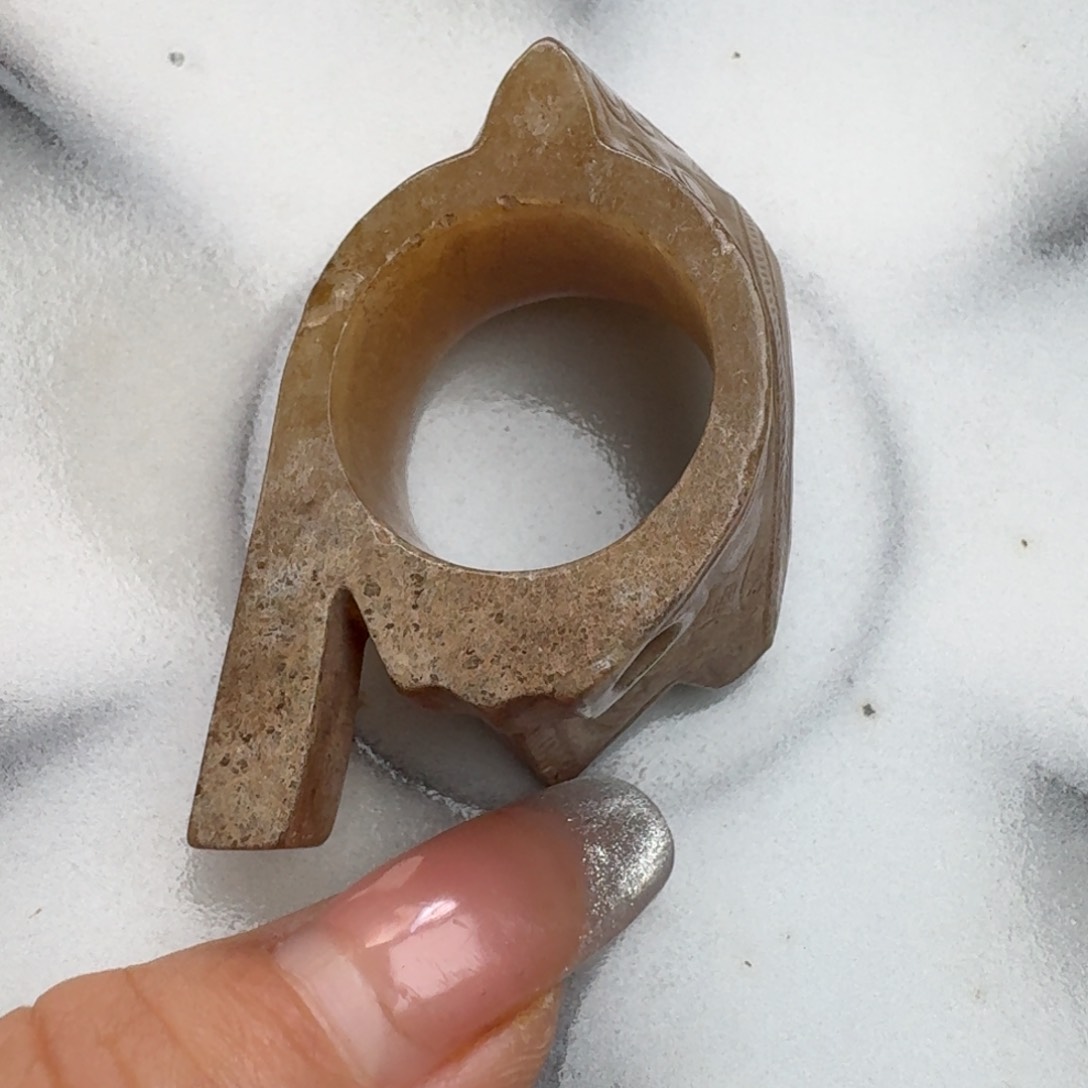 摆件陶明*佩戴瓷器的