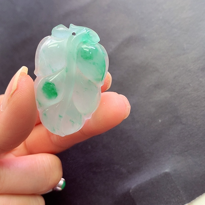 颈饰未镶嵌石英质玉