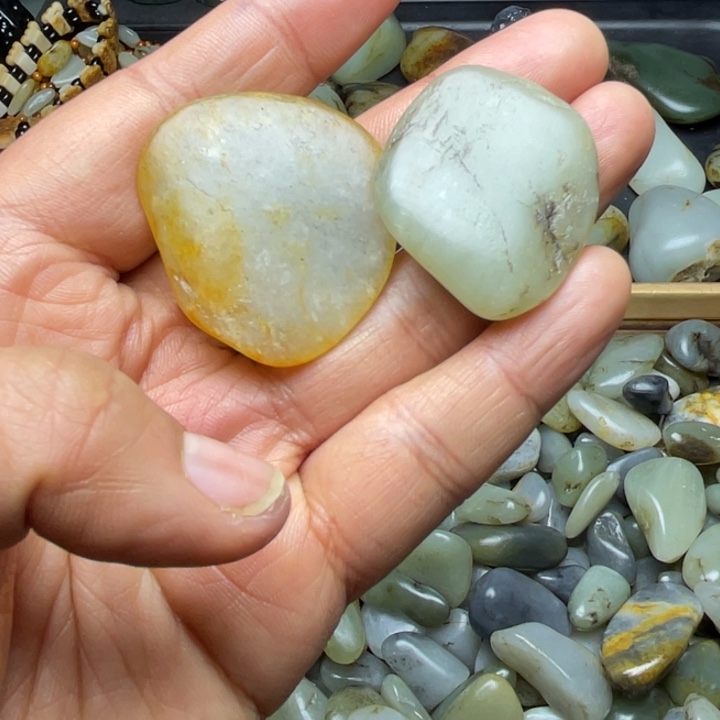 河***易和田玉未镶嵌珠宝半成品