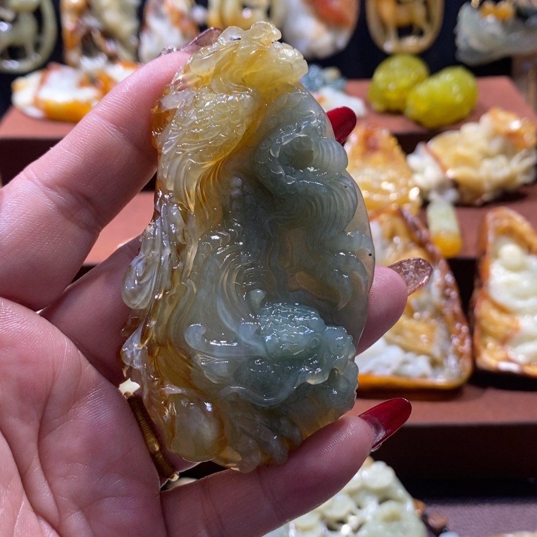 蛇纹石玉颈饰未镶嵌好**连