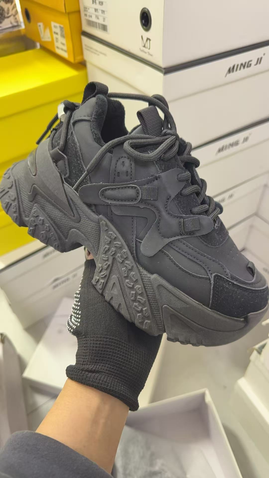 A386断码特价踩屎感软底老爹鞋2025秋冬厚底显脚运动