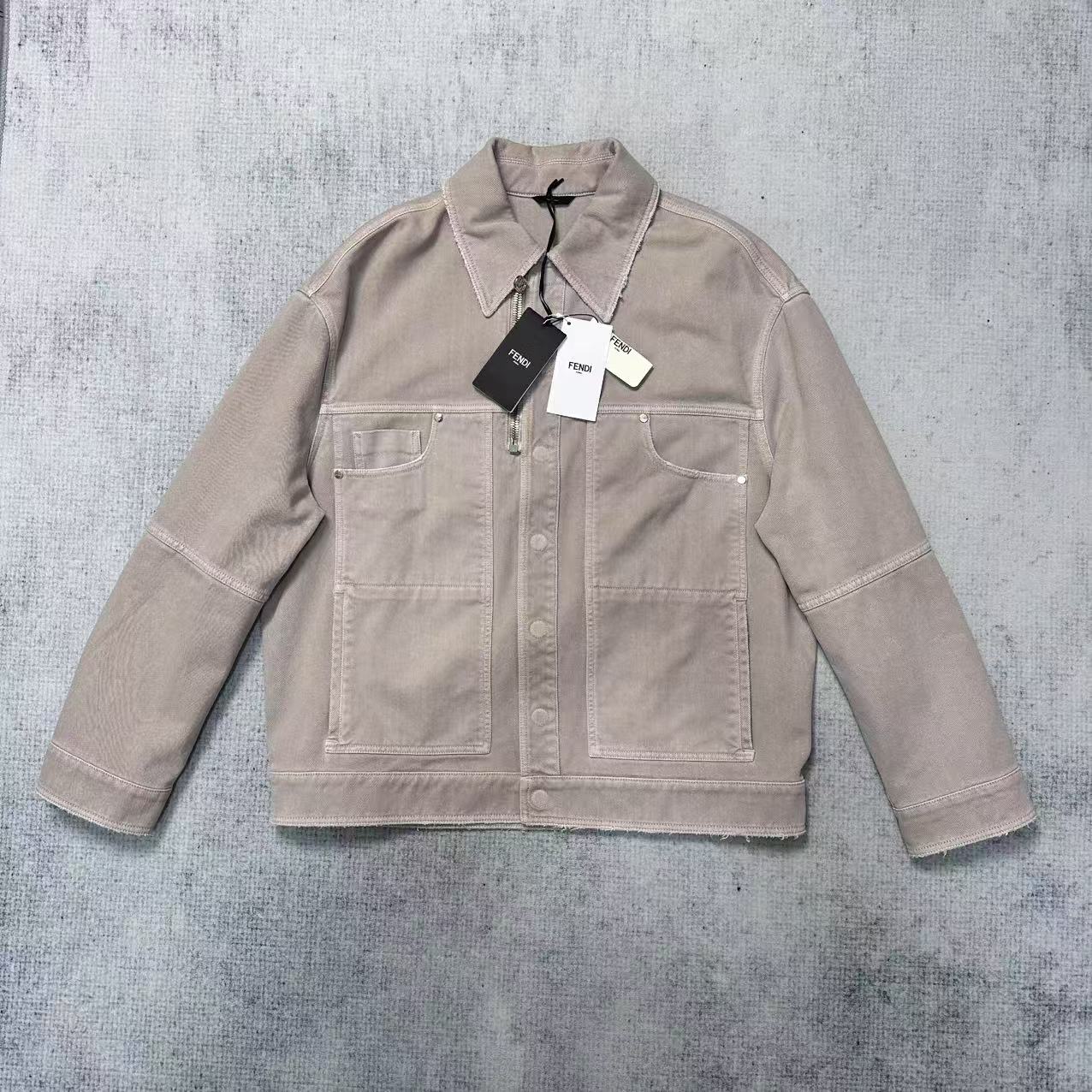 未使用 FENDI/芬迪 浅褐色牛仔外套/48码/内购剪标/40899